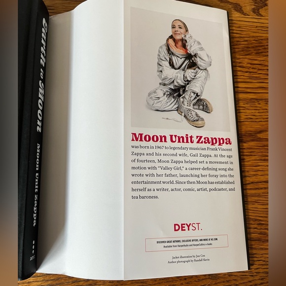 Book: Earth to Moon, a memoir by Moon Unit Zappa - Picture 3 of 4